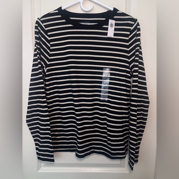 Old Navy Tops - NWT Old Navy Women’s Black and White Striped Long Sleeve Tee size M